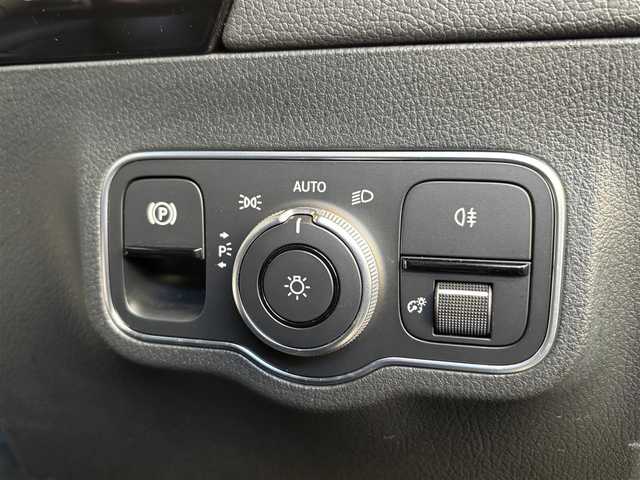 メルセデス・ベンツ ＧＬＡ２００ｄ 4マチック AMGライン 宮城県 2020(令2)年 1.3万km コスモスブラック レーダーセーフティＰＫＧ　/ナビゲーションＰＫＧ　/３６０°カメラ　/ハーフレザー(黒)　/シートヒーター　/パワーシート　/ＬＥＤヘッドライト　/キーレスゴー　/パワーバックドア　/純正１９インチＡＷ　/アンビエントライト
