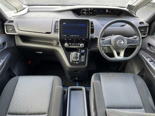日産 セレナ e－パワー ハイウェイスター V 島根県 2020(令2)年 7万km ダイヤモンドブラック プロパイロット /純正10インチナビ/CD/DVD/Blu-ray/DTV/Bluetooth/アラウンドビューモニター/両側パワースライドドア/純正フリップダウンモニター/LEDオートライト/オートハイビーム/ドライブレコーダー /ビルトインETC/コーナーセンサー /BSM/後席エアコン/ステアリングスイッチ/スマートキー/スペアキー /プッシュスタート/純正フロアマット/ドアバイザー