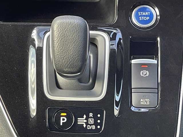 日産 セレナ e－パワー ハイウェイスター V 島根県 2020(令2)年 7万km ダイヤモンドブラック プロパイロット /純正10インチナビ/CD/DVD/Blu-ray/DTV/Bluetooth/アラウンドビューモニター/両側パワースライドドア/純正フリップダウンモニター/LEDオートライト/オートハイビーム/ドライブレコーダー /ビルトインETC/コーナーセンサー /BSM/後席エアコン/ステアリングスイッチ/スマートキー/スペアキー /プッシュスタート/純正フロアマット/ドアバイザー