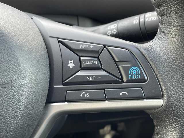 日産 セレナ e－パワー ハイウェイスター V 島根県 2020(令2)年 7万km ダイヤモンドブラック プロパイロット /純正10インチナビ/CD/DVD/Blu-ray/DTV/Bluetooth/アラウンドビューモニター/両側パワースライドドア/純正フリップダウンモニター/LEDオートライト/オートハイビーム/ドライブレコーダー /ビルトインETC/コーナーセンサー /BSM/後席エアコン/ステアリングスイッチ/スマートキー/スペアキー /プッシュスタート/純正フロアマット/ドアバイザー