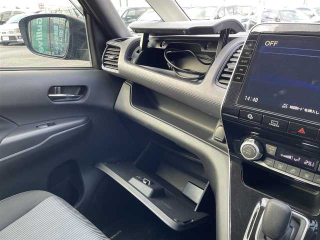 日産 セレナ e－パワー ハイウェイスター V 島根県 2020(令2)年 7万km ダイヤモンドブラック プロパイロット /純正10インチナビ/CD/DVD/Blu-ray/DTV/Bluetooth/アラウンドビューモニター/両側パワースライドドア/純正フリップダウンモニター/LEDオートライト/オートハイビーム/ドライブレコーダー /ビルトインETC/コーナーセンサー /BSM/後席エアコン/ステアリングスイッチ/スマートキー/スペアキー /プッシュスタート/純正フロアマット/ドアバイザー