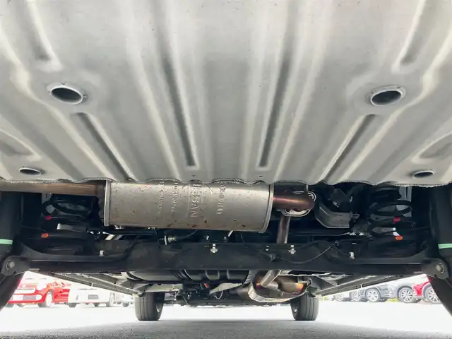 日産 セレナ e－パワー ハイウェイスター V 静岡県 2020(令2)年 3万km ブリリアントホワイトパール 2トーン エンジンスタートボタン/保証書/記録簿/パワーステアリング/パワーウィンドウ/アイドリングストップ/スマートキー/スペアキー１本/Wオートエアコン/クルーズコントロール/フリップダウンモニター/USB入力端子/純正ETC/純正ナビ（CD/DVD/BT/フルセグ）/全方位カメラ/純正フロアマット/純正アルミホイール/純正ドライブレコーダー前後/三列シート/両側パワースライドドア/ABS/横滑り防止装置/コーナーセンサー前後/オートライト/LEDヘッドライト/Wプラスサイドエアバック/衝突軽減システム