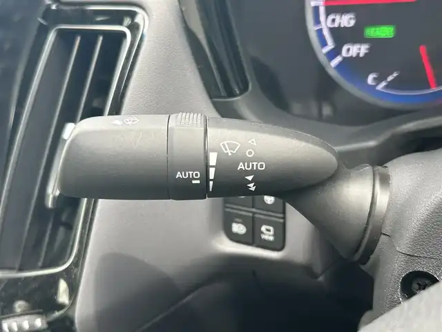 トヨタ クラウン ハイブリッド RS アドバンス 静岡県 2018(平30)年 11.7万km ホワイトパールクリスタルシャイン 純正ナビ/　フルセグTV/　Bluetooth/　CD/   DVD/　USB/　AUX/　AM/　FM/全方位カメラ/レーダークルーズコントロール/サンルーフ/デジタルインナーミラー/BSM（ブラインドスポットモニター）/HUD（ヘッドアップディスプレイ）/前席パワーシート/運転席シートメモリー/前席シートヒーター/前席エアシート/ステアリングヒーター/レザーシート/前後ドライブレコーダー/電動パーキングブレーキ/オートホールド/パーキングアシスト/ビルトインETC2.0/純正18インチアルミホイール/プッシュスタート/スマートキー/スペアキー/パワーステアリング/パワーウィンドウ/プリクラッシュ セーフティ/横滑り防止装置/前後コーナーセンサー/レーンキープアシスト/盗難防止装置/オートライト/オートマチックハイビーム/LEDヘッドライト/純正フロアマット/保証書/取扱説明書