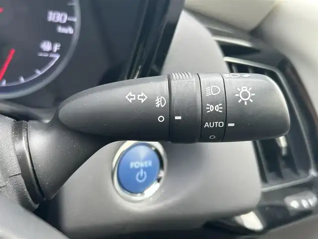 トヨタ クラウン ハイブリッド RS アドバンス 静岡県 2018(平30)年 11.7万km ホワイトパールクリスタルシャイン 純正ナビ/　フルセグTV/　Bluetooth/　CD/   DVD/　USB/　AUX/　AM/　FM/全方位カメラ/レーダークルーズコントロール/サンルーフ/デジタルインナーミラー/BSM（ブラインドスポットモニター）/HUD（ヘッドアップディスプレイ）/前席パワーシート/運転席シートメモリー/前席シートヒーター/前席エアシート/ステアリングヒーター/レザーシート/前後ドライブレコーダー/電動パーキングブレーキ/オートホールド/パーキングアシスト/ビルトインETC2.0/純正18インチアルミホイール/プッシュスタート/スマートキー/スペアキー/パワーステアリング/パワーウィンドウ/プリクラッシュ セーフティ/横滑り防止装置/前後コーナーセンサー/レーンキープアシスト/盗難防止装置/オートライト/オートマチックハイビーム/LEDヘッドライト/純正フロアマット/保証書/取扱説明書