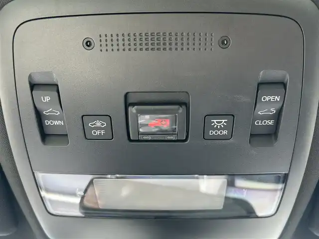 トヨタ クラウン ハイブリッド RS アドバンス 静岡県 2018(平30)年 11.7万km ホワイトパールクリスタルシャイン 純正ナビ/　フルセグTV/　Bluetooth/　CD/   DVD/　USB/　AUX/　AM/　FM/全方位カメラ/レーダークルーズコントロール/サンルーフ/デジタルインナーミラー/BSM（ブラインドスポットモニター）/HUD（ヘッドアップディスプレイ）/前席パワーシート/運転席シートメモリー/前席シートヒーター/前席エアシート/ステアリングヒーター/レザーシート/前後ドライブレコーダー/電動パーキングブレーキ/オートホールド/パーキングアシスト/ビルトインETC2.0/純正18インチアルミホイール/プッシュスタート/スマートキー/スペアキー/パワーステアリング/パワーウィンドウ/プリクラッシュ セーフティ/横滑り防止装置/前後コーナーセンサー/レーンキープアシスト/盗難防止装置/オートライト/オートマチックハイビーム/LEDヘッドライト/純正フロアマット/保証書/取扱説明書