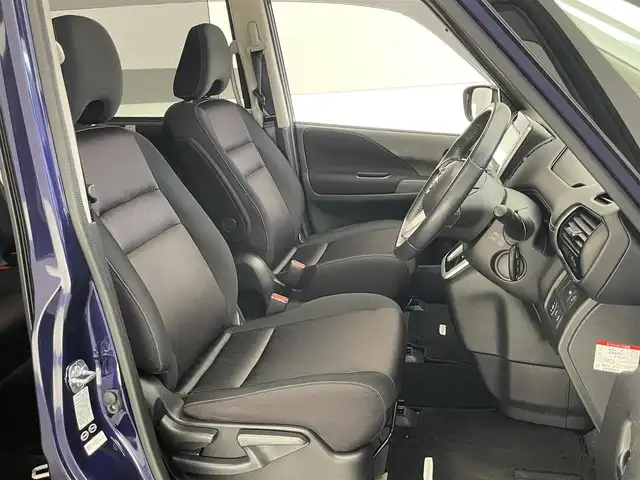 日産 セレナ ハイウェイスター 愛知県 2017(平29)年 6.2万km アズライトブルー アルパイン９型ナビ　フルセグＴＶ　ＵＳＢ　１０．１型後席モニター　バックカメラ　快適パック　ハンズフリー両側パワスラ　前後ドラレコ　ＥＴＣ　クルーズコントロール　ＬＥＤオートライト　フォグランプ　エマージェンシーブレーキ　衝突軽減　車線逸脱　禁煙