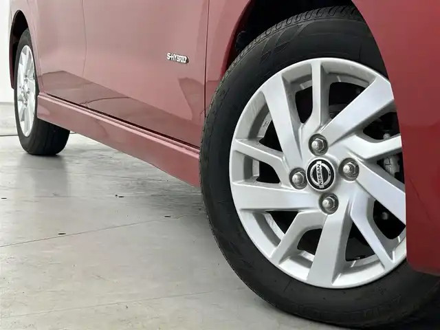 日産 デイズ ハイウェイスターX 福岡県 2021(令3)年 0.9万km スパークリングレッドM 純正９型ナビ（ＢＴ，フルセグＴＶ）　/全方位カメラ　/前後ドライブレコーダー　/コーナーセンサー　/エマージェンシーブレーキ　/レーンキープ　/先行車発進お知らせ　/純正１４インチアルミホイール　/ＬＥＤヘッドライト