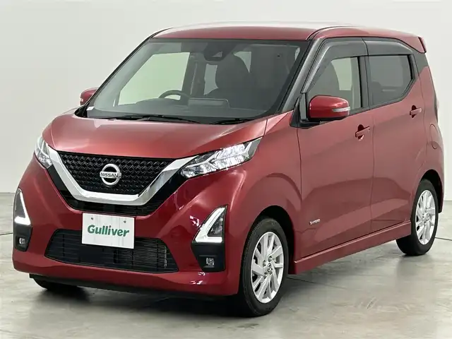 日産 デイズ ハイウェイスターX 福岡県 2021(令3)年 0.9万km スパークリングレッドM 純正９型ナビ（ＢＴ，フルセグＴＶ）　/全方位カメラ　/前後ドライブレコーダー　/コーナーセンサー　/エマージェンシーブレーキ　/レーンキープ　/先行車発進お知らせ　/純正１４インチアルミホイール　/ＬＥＤヘッドライト