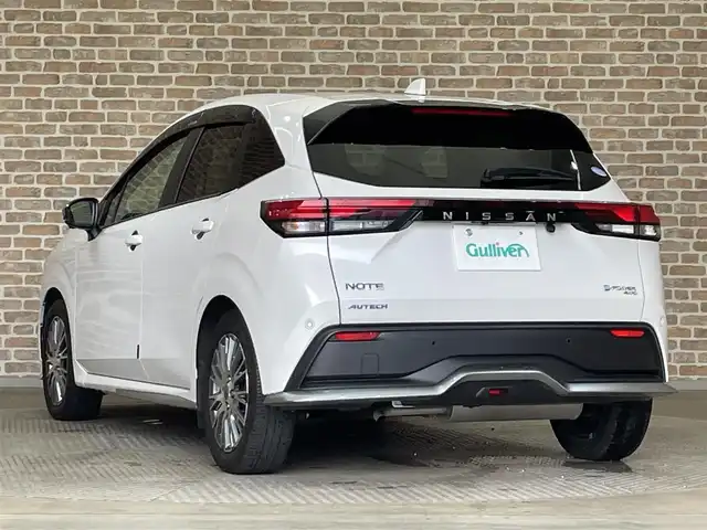 日産 ノート オーテック FOUR 岩手県 2021(令3)年 5万km ピュアホワイトパール ・４WD/・衝突軽減ブレーキ/・プロパイロット/・純正ディスプレイオーディオ/　BT＆USB＆HDMI＆TV/・全方位カメラ/・バックカメラ/・シートヒーター/・ステアリングヒーター/・ブラインドスポットモニター/・置くだけ充電/・ビルトインETC/・オートエアコン/・オートライト/・オートリトラミラー/・社外レーダー/・前方ドライブレコーダー/・プッシュスタート/・スマートキー/・デジタルインナーミラー/・純正フロアマット/・ドアバイザー/・ウィンカーミラー/・フォグライト/・スペアキー