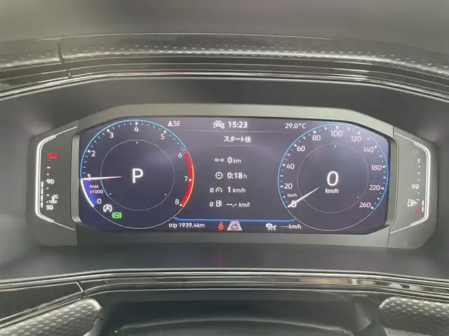 フォルクスワーゲン Ｔ－クロス TSI 1st 東京都 2020(令2)年 2万km ライトブルー 純正SDナビ（Discovery Media）/・Bluetoothオーディオ/USBオーディオ/オールインセーフティ/・アダプティブクルーズコントロール/・バックカメラ/・ブラインドスポットディテクション/・駐車支援システム/・コーナーセンサー（前後）/フルデジタルメーター/スマートフォンワイヤレスチャージング/取扱説明書/保証書/スペアキー1本
