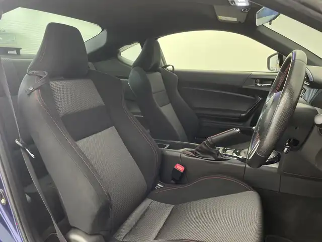 トヨタ ８６ 14R 愛知県 2016(平28)年 3.6万km アズライトブルー TRDエアロ/TRD18インチアルミホイール/純正ナビ/・Bluetooth/・CD/DVD/・フルセグテレビ/・SD音楽録音/バックカメラ/クルーズコントロール/プッシュスタートボタン/ETC/LEDヘッドライト