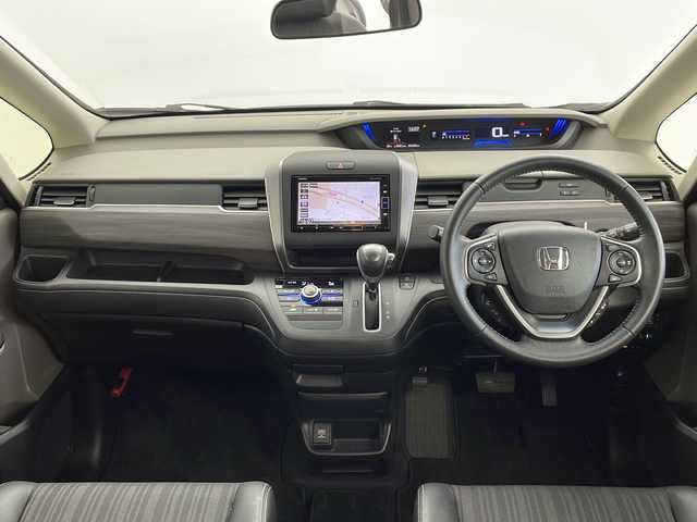 ホンダ フリード G ホンダセンシング 千葉県 2019(平31)年 3.5万km ホワイトオーキッドパール 純正ナビ　（VXM-194VFi）/フルセグTV　Bluetooth　CD/DVD/バックカメラ/両側パワースライドドア/ビルトインETC/LEDヘッドライト/オートライト/ホンダセンシング/・衝突軽減ブレーキ/・レーンキープアシスト/・アダプティブクルーズコントロール/・誤発進抑制機能/・先行車お知らせ機能/BBS17インチアルミホイール/モデューロエアロ/ハーフレザー/USB入力端子/ウォークスルー/純正フロアマット/スマートキー/プッシュスタート