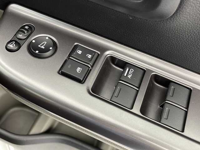 ホンダ フリード G ホンダセンシング 千葉県 2019(平31)年 3.5万km ホワイトオーキッドパール 純正ナビ　（VXM-194VFi）/フルセグTV　Bluetooth　CD/DVD/バックカメラ/両側パワースライドドア/ビルトインETC/LEDヘッドライト/オートライト/ホンダセンシング/・衝突軽減ブレーキ/・レーンキープアシスト/・アダプティブクルーズコントロール/・誤発進抑制機能/・先行車お知らせ機能/BBS17インチアルミホイール/モデューロエアロ/ハーフレザー/USB入力端子/ウォークスルー/純正フロアマット/スマートキー/プッシュスタート