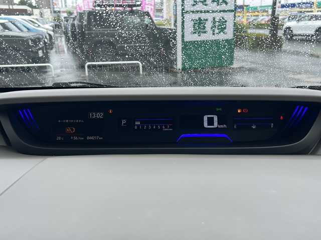 ホンダ フリード G ホンダセンシング 静岡県 2020(令2)年 4.5万km クリスタルブラックパール 純正ナビ/・CD/DVD/・FM/AM/・フルセグTV/・iPod/・SD/Music Rack/・USB/・Bluetooth/・AUX/主要装備/・バックカメラ/・両側パワースライドドア/・ドライブレコーダー/・ホンダセンシング/・横滑り防止装置/・衝突被害軽減ブレーキ/・レーンキープアシスト/・ＥＴＣ/・ハロゲンライト/・オートライト/・レーダークルーズコントロール/・純正フロアマット/・純正ホイールキャップ