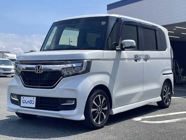 ホンダ Ｎ ＢＯＸ G L ホンダセンシング 熊本県 2018(平30)年 10.3万km プラチナホワイトパール (株)IDOMが運営する【じしゃロン熊本店】の自社ローン専用車両になりますこちらは現金またはオートローンご利用時の価格です。自社ローンご希望の方は別途その旨お申付け下さい/純正ナビ（フルセグＴＶ　ＢＴ）　/ビルトインＥＴＣ　/片側パワースライドドア　/クルーズコントロール　/レーンキープアシスト　/Ｗ＋サイドエアバッグ　/カーテンエアバッグ　/衝突被害軽減ブレーキ