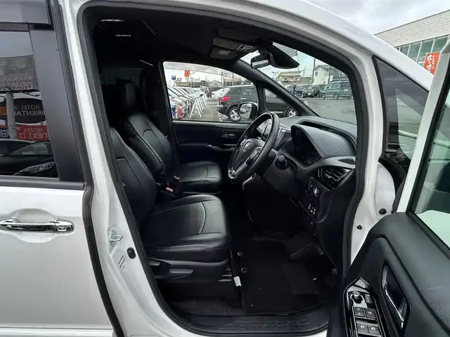 トヨタ ヴォクシー ZS 煌Ⅱ 宮城県 2020(令2)年 6.8万km ホワイトパールクリスタルシャイン モデリスタエアロ（F/S/R）/モデリスタマフラーカッター/セーフティセンス/・プリクラッシュセーフティ/・レーンディパーチャーアラート/・オートマチックハイビーム/先行車発進告知機能/インテリジェントクリアランスソナー/アルパイン12.8インチフリップダウンモニター/アルパイン11インチナビ（EX11NX）/・CD/DVD/・Bluetooth/・フルセグTV/バックカメラ/ビルトインETC/両側パワースライドドア/革調シートカバー/社外シフトノブ/革巻きステアリング/クルーズコントロール/LEDヘッドランプ/フォグランプ/オートライト/スマートキー＆プッシュスタート/電動格納ミラー/純正16インチAW/フロアマット/ドアバイザー/Wエアバッグ