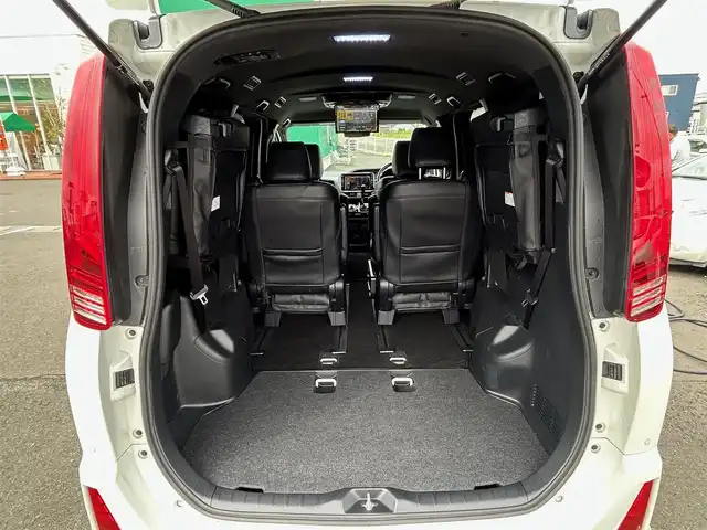 トヨタ ヴォクシー ZS 煌Ⅱ 宮城県 2020(令2)年 6.8万km ホワイトパールクリスタルシャイン モデリスタエアロ（F/S/R）/モデリスタマフラーカッター/セーフティセンス/・プリクラッシュセーフティ/・レーンディパーチャーアラート/・オートマチックハイビーム/先行車発進告知機能/インテリジェントクリアランスソナー/アルパイン12.8インチフリップダウンモニター/アルパイン11インチナビ（EX11NX）/・CD/DVD/・Bluetooth/・フルセグTV/バックカメラ/ビルトインETC/両側パワースライドドア/革調シートカバー/社外シフトノブ/革巻きステアリング/クルーズコントロール/LEDヘッドランプ/フォグランプ/オートライト/スマートキー＆プッシュスタート/電動格納ミラー/純正16インチAW/フロアマット/ドアバイザー/Wエアバッグ