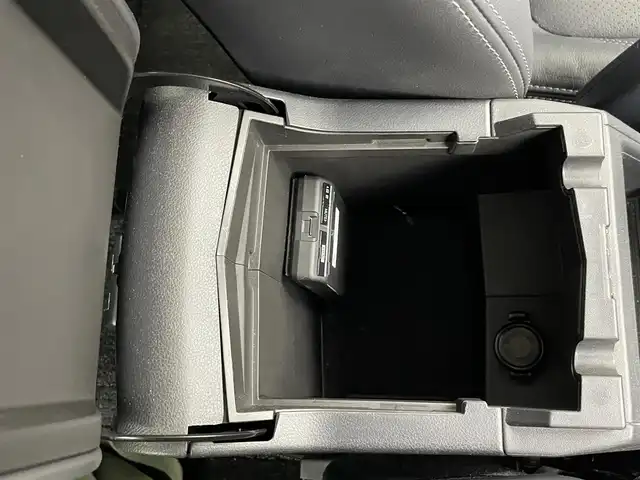 スバル フォレスター ハイブリッド アドバンス 茨城県 2018(平30)年 5.7万km クリスタルブラックシリカ 純正8型ナビ/F.B.Sカメラ/フルセグ/デジタルインナーミラー/衝突被害軽減ブレーキ/車線逸脱抑制装置/レーダークルーズコントロール/クリアランスソナー/BSI/ETC/ドラレコ/黒革シート/シートヒーター/パワーバックドア/純正18インチAW/LEDヘッドライト/スマートキー