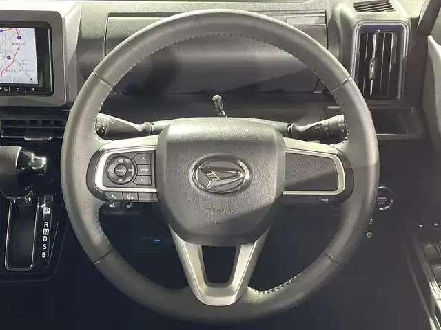 ダイハツ タント カスタム RS 福岡県 2025(令7)年 0.4万km ブラックマイカメタリック/シャイニングホワイトパール 禁煙車/社外メモリナビ/・AM/FM/BT/フルセグTV/・バックモニター/スマートアシスト/両側パワースライドドア/ハーフレザーシート/・シートヒーター（D/N）/電子パーキング/・ブレーキホールド/革巻きステアリング/・ステアリングリモコン/・パドルシフト/LEDヘッドライト/・オートライト/・フォグランプ/ETC/後席シェード/純正ラバーマット/純正15インチアルミホイール