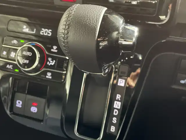 ダイハツ タント カスタム RS 福岡県 2025(令7)年 0.4万km ブラックマイカメタリック/シャイニングホワイトパール 禁煙車/社外メモリナビ/・AM/FM/BT/フルセグTV/・バックモニター/スマートアシスト/両側パワースライドドア/ハーフレザーシート/・シートヒーター（D/N）/電子パーキング/・ブレーキホールド/革巻きステアリング/・ステアリングリモコン/・パドルシフト/LEDヘッドライト/・オートライト/・フォグランプ/ETC/後席シェード/純正ラバーマット/純正15インチアルミホイール