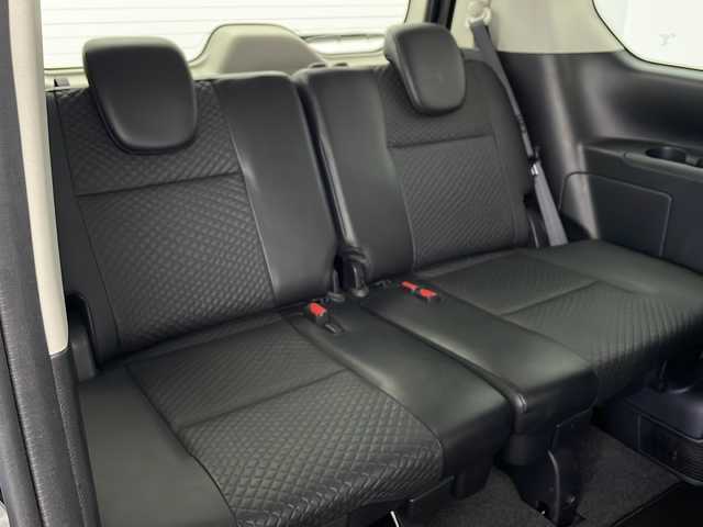日産 セレナ e－パワー ハイウェイスター V 愛知県 2020(令2)年 3.4万km ダイヤモンドブラック /禁煙車//純正ナビ(MM520D-L)//フルセグTV//ブルーレイ視聴可//ETC//バックカメラ//アラウンドビューモニター//純正ドライブレコーダー//純正後席フリップダウンモニター//セーフティパックA//プロパイロット//エマージェンシーブレーキ//レーンディパーチャーウォーニング//ブラインドスポットモニター//リヤクロストラフィックアラート//踏み間違い防止//ふらつき警報//フロント&バックソナー//アダプティブLEDヘッドライト//オートライト//LEDフォグランプ//両側ハンズフリーパワースライドドア//スライドドアサンシェード//デュアルバックドア//ネオソフィール防水シート//前席シートヒーター//2列目超ロングスライドキャプテンシート//3列目スライドスマートアップシート//純正16インチアルミホイール//純正ドアバイザー//純正フロアマット//革巻きステアリング//ステアリングスイッチ//ステアリングヒーター//プッシュスタート//電動格納ミラーウィンカー//アイドリングストップ//電子パーキングブレーキ//ブレーキホールド//新車保証書・取扱説明書//スペアキー