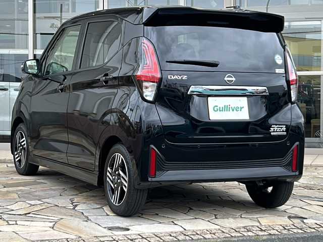 日産 デイズ ハイウェイスターX 静岡県 2024(令6)年 0.9万km ブラック 純正ディスプレイオーディオ/Bluetooth/ラジオ/HDMI/USB/Apple Carplay/Andoroid Auto/主要装備/・全方位カメラ　/・ドライブレコーダー　/・スマートキー　/・ＥＴＣ　/・純正ディスプレイオーディオ　/・アイドリングストップ　/・オートライト　/・ＳＯＳコール　/・ステアリングリモコン　/・プッシュスタート　/・フォグランプ　/・スペアキー/・純正アルミホイール/・純正フロアマット