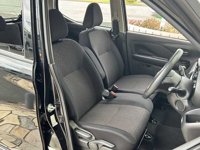 日産 デイズ ハイウェイスターX 静岡県 2024(令6)年 0.9万km ブラック 純正ディスプレイオーディオ/Bluetooth/ラジオ/HDMI/USB/Apple Carplay/Andoroid Auto/主要装備/・全方位カメラ　/・ドライブレコーダー　/・スマートキー　/・ＥＴＣ　/・純正ディスプレイオーディオ　/・アイドリングストップ　/・オートライト　/・ＳＯＳコール　/・ステアリングリモコン　/・プッシュスタート　/・フォグランプ　/・スペアキー/・純正アルミホイール/・純正フロアマット