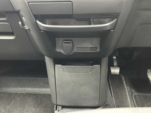 日産 デイズ ハイウェイスターX 静岡県 2024(令6)年 0.9万km ブラック 純正ディスプレイオーディオ/Bluetooth/ラジオ/HDMI/USB/Apple Carplay/Andoroid Auto/主要装備/・全方位カメラ　/・ドライブレコーダー　/・スマートキー　/・ＥＴＣ　/・純正ディスプレイオーディオ　/・アイドリングストップ　/・オートライト　/・ＳＯＳコール　/・ステアリングリモコン　/・プッシュスタート　/・フォグランプ　/・スペアキー/・純正アルミホイール/・純正フロアマット