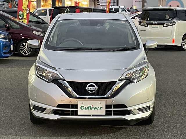 日産 ノート X 愛知県 2019(平31)年 2.5万km ブリリアントシルバー /禁煙/ワンオーナー//ディーラー整備記録簿R1.2.3.4.5.7//純正ナビ/フルセグ/BT//ETC//アイドリングストップ//車線逸脱防止機能//エンジンブレーキ//コーナーセンサー//プッシュスタート/スマートキー//電動格納ウィンカーミラー//ヘッドライトレベライザー//シートリフター//純正フロアマット//純正ドアバイザー//保証書