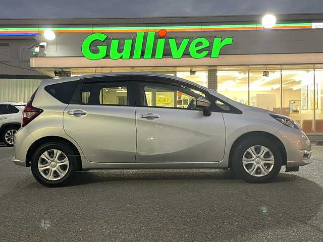 日産 ノート X 愛知県 2019(平31)年 2.5万km ブリリアントシルバー /禁煙/ワンオーナー//ディーラー整備記録簿R1.2.3.4.5.7//純正ナビ/フルセグ/BT//ETC//アイドリングストップ//車線逸脱防止機能//エンジンブレーキ//コーナーセンサー//プッシュスタート/スマートキー//電動格納ウィンカーミラー//ヘッドライトレベライザー//シートリフター//純正フロアマット//純正ドアバイザー//保証書