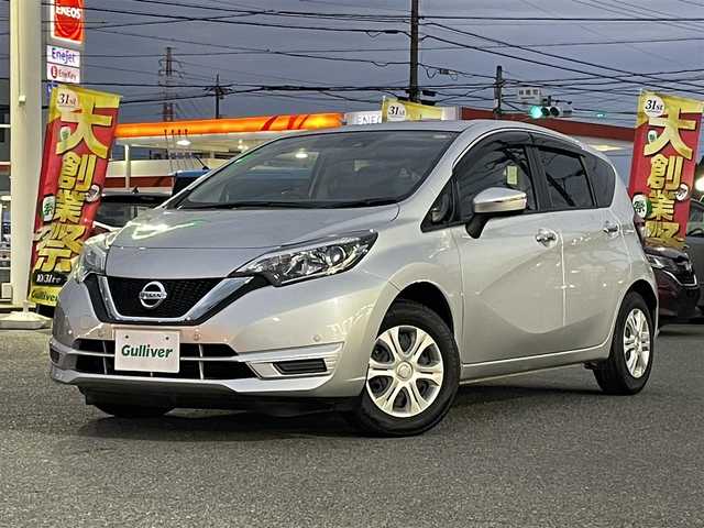 日産 ノート X 愛知県 2019(平31)年 2.5万km ブリリアントシルバー /禁煙/ワンオーナー//ディーラー整備記録簿R1.2.3.4.5.7//純正ナビ/フルセグ/BT//ETC//アイドリングストップ//車線逸脱防止機能//エンジンブレーキ//コーナーセンサー//プッシュスタート/スマートキー//電動格納ウィンカーミラー//ヘッドライトレベライザー//シートリフター//純正フロアマット//純正ドアバイザー//保証書