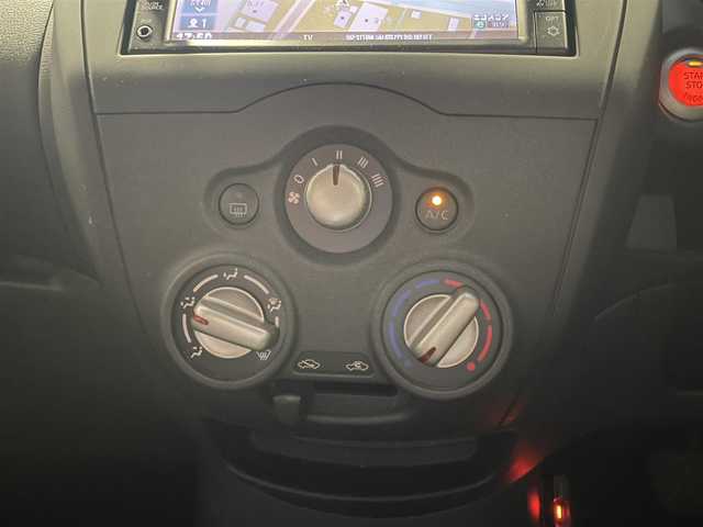 日産 ノート X 愛知県 2019(平31)年 2.5万km ブリリアントシルバー /禁煙/ワンオーナー//ディーラー整備記録簿R1.2.3.4.5.7//純正ナビ/フルセグ/BT//ETC//アイドリングストップ//車線逸脱防止機能//エンジンブレーキ//コーナーセンサー//プッシュスタート/スマートキー//電動格納ウィンカーミラー//ヘッドライトレベライザー//シートリフター//純正フロアマット//純正ドアバイザー//保証書