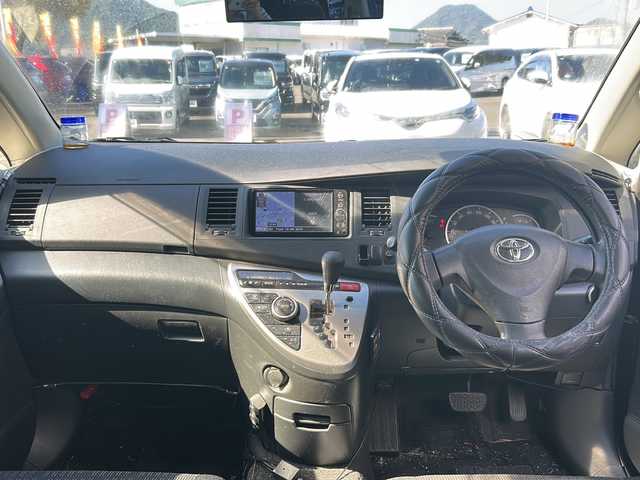 トヨタ アイシス プラタナ 京都府 2011(平23)年 18.5万km ブラック フルセグテレビ/バックカメラ/ETC/片側パワースライドドア/プッシュスタート
