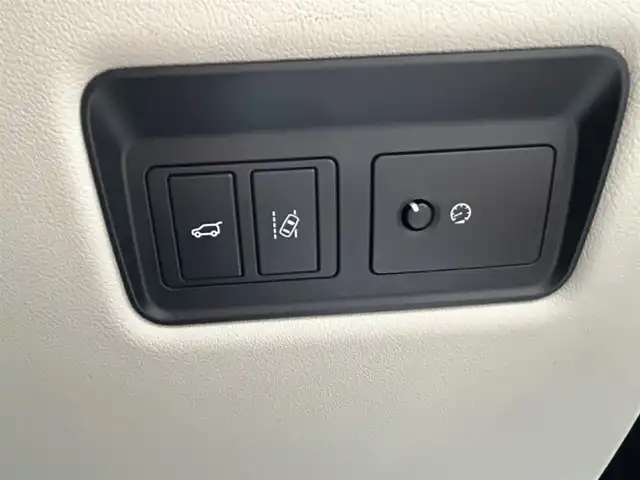 ランドローバー レンジローバー ヴォーグ 青森県 2017(平29)年 6万km サントリーニ・ブラック 純正ナビ/(フルセグTV/CD/DVD/Bluetooth)/MERIPIANスピーカー/全周囲カメラ/ドライブレコーダー/パドルシフト/全席シートヒーター/リアモニター/前席パワーシート/パドルシフト/ステアリングヒーター/サンルーフ/ETC/レーダークルーズコントロール/レーンキープアシスト/4WD/電動リアゲート/前後コーナーセンサー/純正アルミホイール/純正フロアマット/オートライト/スマートキー/スペアキー/プッシュエンジンスタート