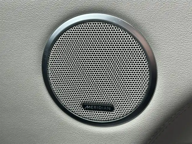 ランドローバー レンジローバー ヴォーグ 青森県 2017(平29)年 6万km サントリーニ・ブラック 純正ナビ/(フルセグTV/CD/DVD/Bluetooth)/MERIPIANスピーカー/全周囲カメラ/ドライブレコーダー/パドルシフト/全席シートヒーター/リアモニター/前席パワーシート/パドルシフト/ステアリングヒーター/サンルーフ/ETC/レーダークルーズコントロール/レーンキープアシスト/4WD/電動リアゲート/前後コーナーセンサー/純正アルミホイール/純正フロアマット/オートライト/スマートキー/スペアキー/プッシュエンジンスタート