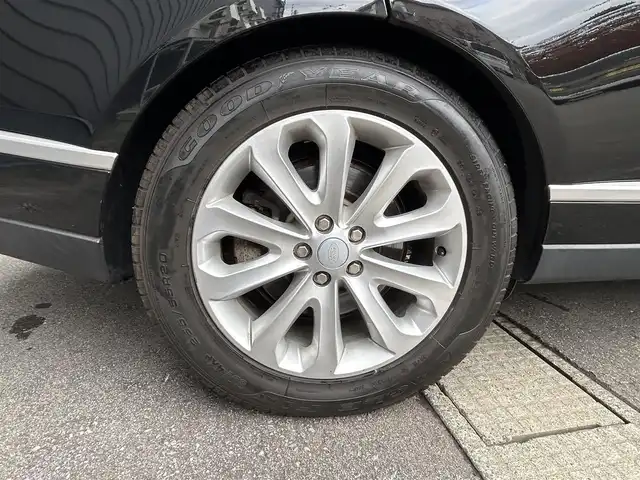 ランドローバー レンジローバー ヴォーグ 青森県 2017(平29)年 6万km サントリーニ・ブラック 純正ナビ/(フルセグTV/CD/DVD/Bluetooth)/MERIPIANスピーカー/全周囲カメラ/ドライブレコーダー/パドルシフト/全席シートヒーター/リアモニター/前席パワーシート/パドルシフト/ステアリングヒーター/サンルーフ/ETC/レーダークルーズコントロール/レーンキープアシスト/4WD/電動リアゲート/前後コーナーセンサー/純正アルミホイール/純正フロアマット/オートライト/スマートキー/スペアキー/プッシュエンジンスタート