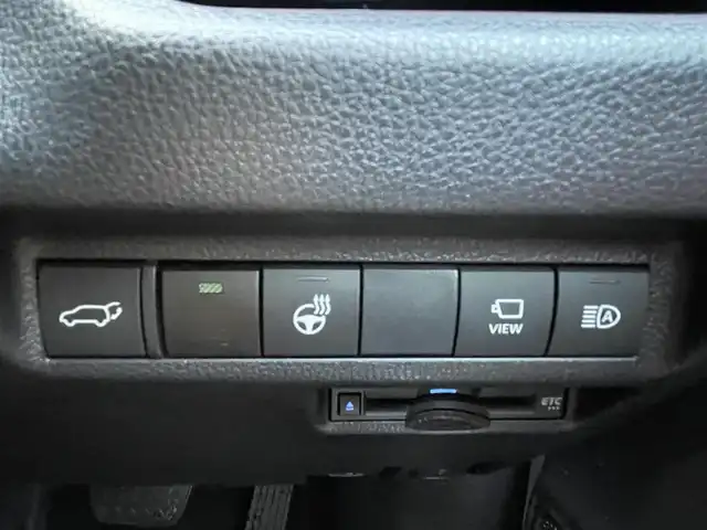 トヨタ ＲＡＶ４ G 滋賀県 2020(令2)年 4.6万km ホワイトパールクリスタルシャイン 純正9インチディスプレイオーディオ/（Bluetooth/Apple CarPlay/Android Auto）/全方位カメラ/クリアランスソナー/追従クルーズコントロール/ブラインドスポットモニター/LEDヘッドライト/オートマチックハイビーム/前後ドライブレコーダー/衝突軽減ブレーキ/レーンディパーチャーアラート/D席パワーシート/D・N席シートヒーター/ビルトインETC/電動リアゲート/電動パーキングブレーキ/オートブレーキホールド/TRDマットフラップ/ステアリングヒーター/プッシュスタート/スマートキー/ステアリングリモコン