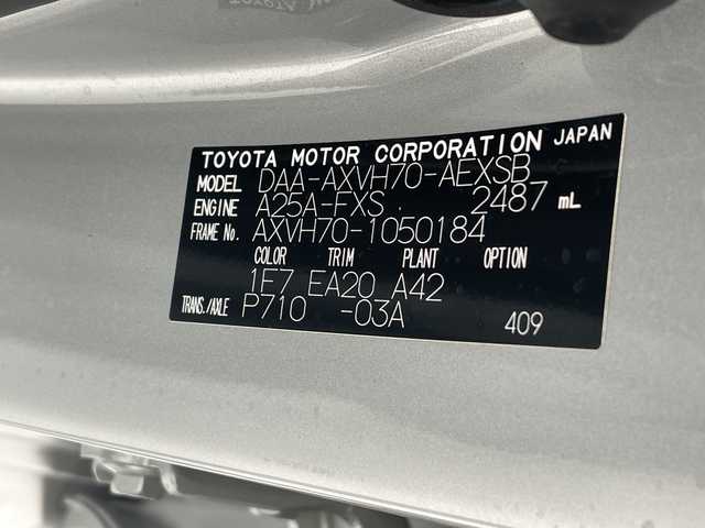 トヨタ カムリ WS 沖縄県 2019(令1)年 3.4万km シルバーM 禁煙車/純正SDナビ/（AM/FM/Bluetooth/CD/DVD/AUX）/フルセグTV/バックカメラ/ブラインドスポットモニター/レーンキープアシスト/純正ドライブレコーダー/クルーズコントロール（追従走行有り）/運転席パワーシート/ハーフレザーシート/パドルシフト/オートハイビーム/スマートキー/純正アルミホイール