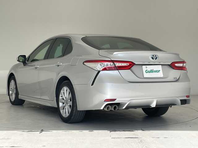 トヨタ カムリ WS 沖縄県 2019(令1)年 3.4万km シルバーM 禁煙車/純正SDナビ/（AM/FM/Bluetooth/CD/DVD/AUX）/フルセグTV/バックカメラ/ブラインドスポットモニター/レーンキープアシスト/純正ドライブレコーダー/クルーズコントロール（追従走行有り）/運転席パワーシート/ハーフレザーシート/パドルシフト/オートハイビーム/スマートキー/純正アルミホイール