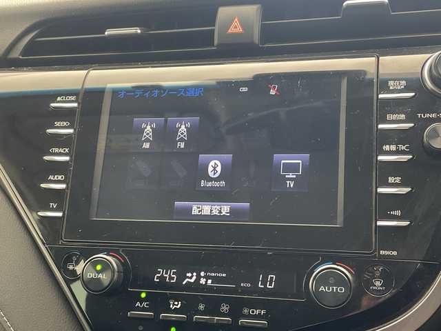 トヨタ カムリ WS 沖縄県 2019(令1)年 3.4万km シルバーM 禁煙車/純正SDナビ/（AM/FM/Bluetooth/CD/DVD/AUX）/フルセグTV/バックカメラ/ブラインドスポットモニター/レーンキープアシスト/純正ドライブレコーダー/クルーズコントロール（追従走行有り）/運転席パワーシート/ハーフレザーシート/パドルシフト/オートハイビーム/スマートキー/純正アルミホイール