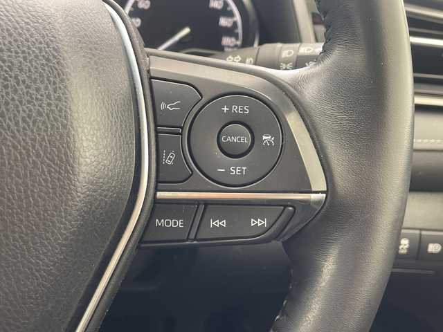 トヨタ カムリ WS 沖縄県 2019(令1)年 3.4万km シルバーM 禁煙車/純正SDナビ/（AM/FM/Bluetooth/CD/DVD/AUX）/フルセグTV/バックカメラ/ブラインドスポットモニター/レーンキープアシスト/純正ドライブレコーダー/クルーズコントロール（追従走行有り）/運転席パワーシート/ハーフレザーシート/パドルシフト/オートハイビーム/スマートキー/純正アルミホイール