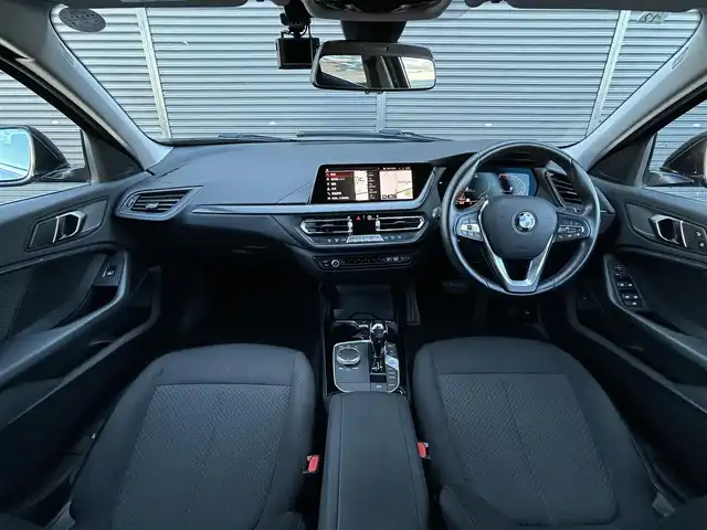 ＢＭＷ １１８ｄ プレイ エディションジョイ+ 茨城県 2021(令3)年 3.2万km 黒 コンフォートパッケージ /ドライビングアシスト /ACC /LDW /LCW /ナビ /Bカメラ /BT　/USB /リモート充電 /パワーシートメモリ付き /パークディスタンス /電動リアゲート /フットトランク /前後ドラレコ /純正17インチAW /ETC2.0 /禁煙車