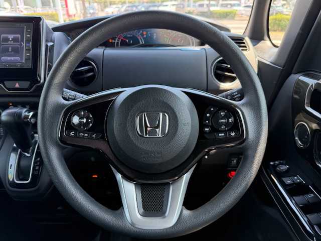 ホンダ Ｎ ＢＯＸ カスタム G L ホンダセンシング 長野県 2017(平29)年 3.9万km クリスタルブラックパール Honda　SENSING/・衝突軽減ブレーキ〈CMBS〉/・誤発進抑制機能/・後方誤発進抑制機能/・歩行者事故低減ステアリング/・路外逸脱抑制機能/・アダプティブクルーズコントロール/・車線維持支援システム/・オートハイビーム/・先行車発進お知らせ機能/・標識認識機能/純正メモリナビ（VXM-184Ci）/CD/Bluetooth/SD/USB/バックカメラ/前後ドライブレコーダー/左側パワースライドドア/LEDヘッドライト/保証書