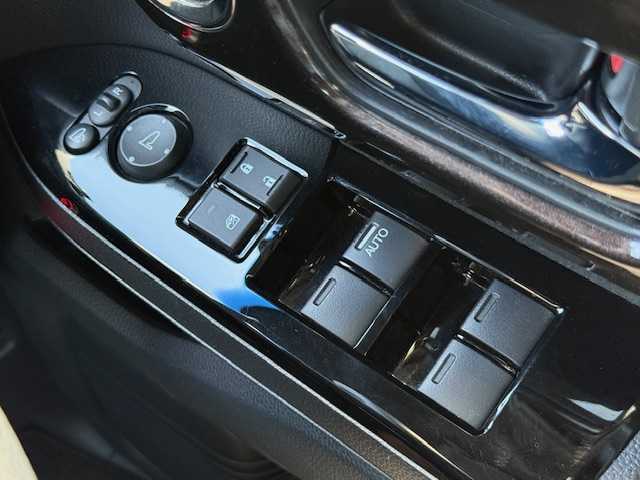 ホンダ Ｎ ＢＯＸ カスタム G L ホンダセンシング 長野県 2017(平29)年 3.9万km クリスタルブラックパール Honda　SENSING/・衝突軽減ブレーキ〈CMBS〉/・誤発進抑制機能/・後方誤発進抑制機能/・歩行者事故低減ステアリング/・路外逸脱抑制機能/・アダプティブクルーズコントロール/・車線維持支援システム/・オートハイビーム/・先行車発進お知らせ機能/・標識認識機能/純正メモリナビ（VXM-184Ci）/CD/Bluetooth/SD/USB/バックカメラ/前後ドライブレコーダー/左側パワースライドドア/LEDヘッドライト/保証書