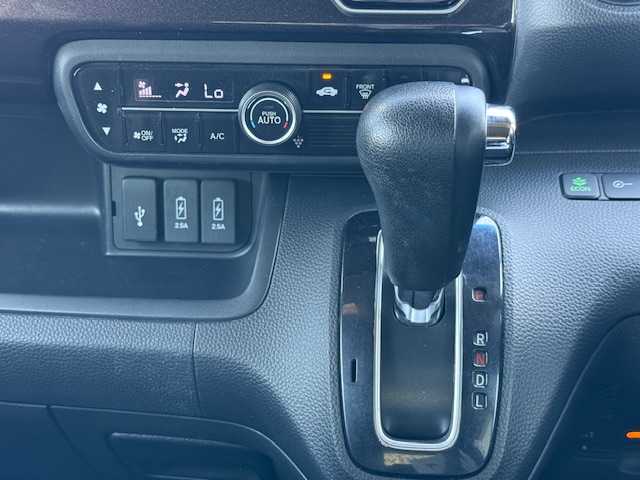 ホンダ Ｎ ＢＯＸ カスタム G L ホンダセンシング 長野県 2017(平29)年 3.9万km クリスタルブラックパール Honda　SENSING/・衝突軽減ブレーキ〈CMBS〉/・誤発進抑制機能/・後方誤発進抑制機能/・歩行者事故低減ステアリング/・路外逸脱抑制機能/・アダプティブクルーズコントロール/・車線維持支援システム/・オートハイビーム/・先行車発進お知らせ機能/・標識認識機能/純正メモリナビ（VXM-184Ci）/CD/Bluetooth/SD/USB/バックカメラ/前後ドライブレコーダー/左側パワースライドドア/LEDヘッドライト/保証書