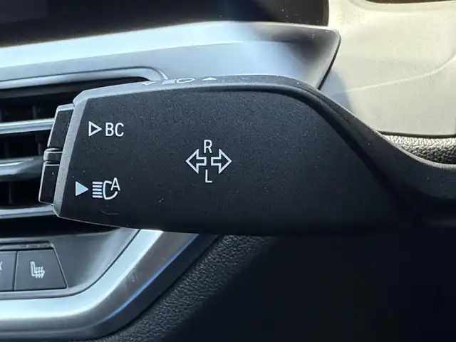 ＢＭＷ ３２０ｉ ツーリング Mスポーツ 静岡県 2020(令2)年 0.4万km 黒 ファストトラックパッケージ/・19インチ M ライト・アロイ・ホイール・ダブルスポーク・スタイリング/・M スポーツ・ブレーキ/・アダプティブ M サスペンション/ライブコックピット/純正ナビ　/（Bluetooth/CarPlay)/３６０°　カメラ/ＡＣＣ　　/レーンディパチャーＷ　/パーキングＡ　/パワーシート／ヒーター　/パワーバックＤ　/アンビエントライト　/ワイヤレスチャージ/ETC/LEDヘッドライト