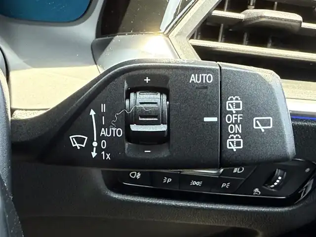 ＢＭＷ ３２０ｉ ツーリング Mスポーツ 静岡県 2020(令2)年 0.4万km 黒 ファストトラックパッケージ/・19インチ M ライト・アロイ・ホイール・ダブルスポーク・スタイリング/・M スポーツ・ブレーキ/・アダプティブ M サスペンション/ライブコックピット/純正ナビ　/（Bluetooth/CarPlay)/３６０°　カメラ/ＡＣＣ　　/レーンディパチャーＷ　/パーキングＡ　/パワーシート／ヒーター　/パワーバックＤ　/アンビエントライト　/ワイヤレスチャージ/ETC/LEDヘッドライト