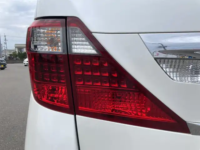 トヨタ アルファード 350S Cパッケージ 和歌山県 2010(平22)年 9.9万km ホワイトパールクリスタルシャイン (株)IDOMが運営する【じしゃロン和歌山店】の自社ローン専用車両になります。こちらは現金またはオートローンご利用時の価格です。自社ローンご希望の方は別途その旨お申付け下さい/【じしゃロン個店占有の為　落札禁止】/純正ナビ/フリップダウンモニター/両側パワースライドドア/パワーシート/シートカバー/オットマン/電動リアゲート/クルーズコントロール/純正18インチアルミホイール/純正フロアマット/横滑り防止装置/前後コーナーセンサー/ETC/カーテンエアバッグ/プッシュスタート/スマートキー