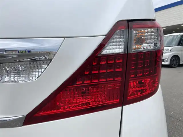 トヨタ アルファード 350S Cパッケージ 和歌山県 2010(平22)年 9.9万km ホワイトパールクリスタルシャイン (株)IDOMが運営する【じしゃロン和歌山店】の自社ローン専用車両になります。こちらは現金またはオートローンご利用時の価格です。自社ローンご希望の方は別途その旨お申付け下さい/【じしゃロン個店占有の為　落札禁止】/純正ナビ/フリップダウンモニター/両側パワースライドドア/パワーシート/シートカバー/オットマン/電動リアゲート/クルーズコントロール/純正18インチアルミホイール/純正フロアマット/横滑り防止装置/前後コーナーセンサー/ETC/カーテンエアバッグ/プッシュスタート/スマートキー