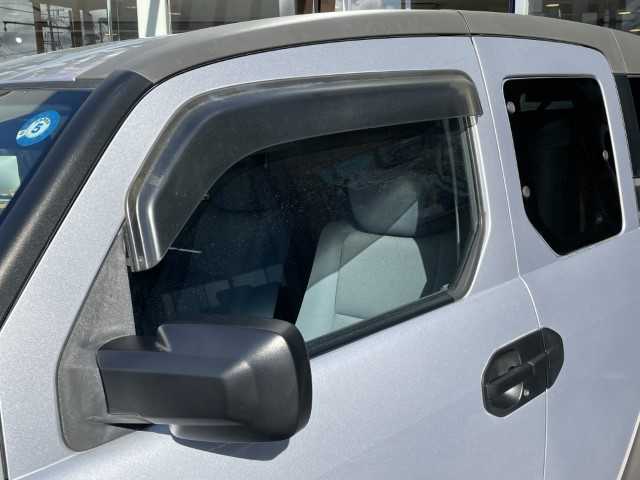 ホンダ エレメント 岩手県 2003(平15)年 4.3万km サテンシルバーメタリック AIS検査済み/【2503042038】/HIDヘッドライト/フォグランプ/サイドステップ/社外オーディオ/純正フロアマット/ドアバイザー/ATOTO